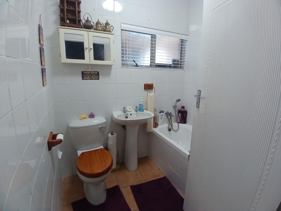 3 Bedroom Property for Sale in Dana Bay Western Cape